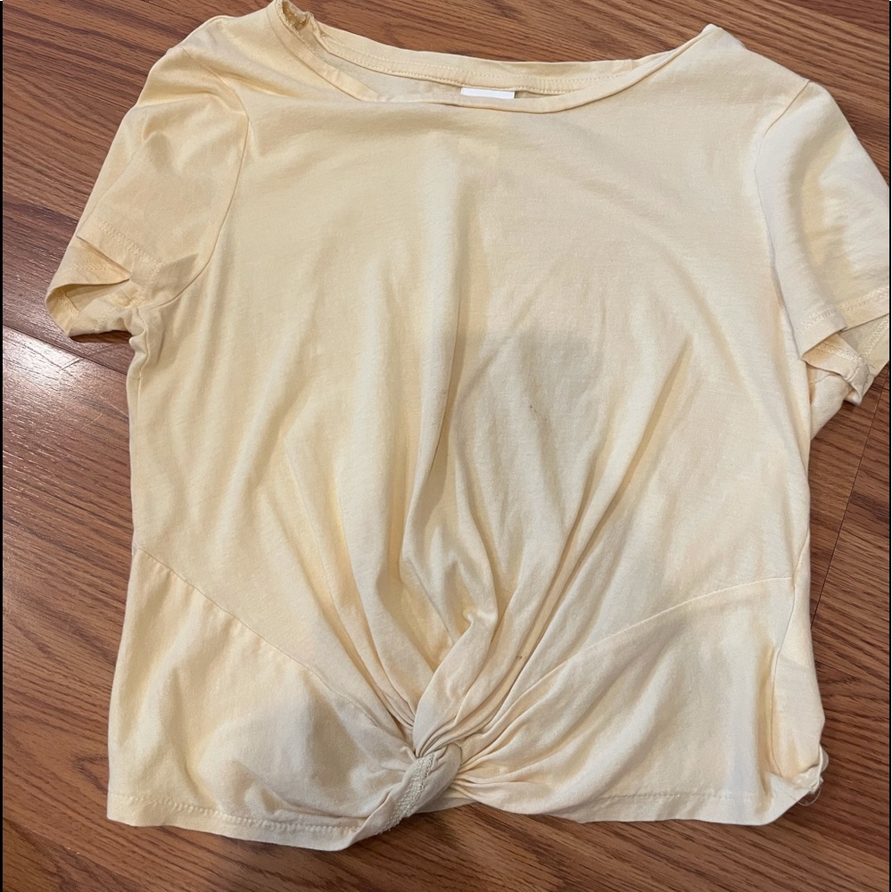 h & m yellow t shirt size xs